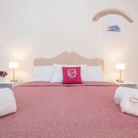 Pensión Lh Casa Dora 3*