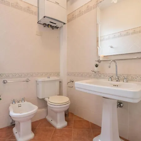 Guest house Lh Casa Dora *