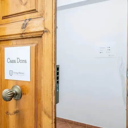 Πανσιόν Lh Casa Dora