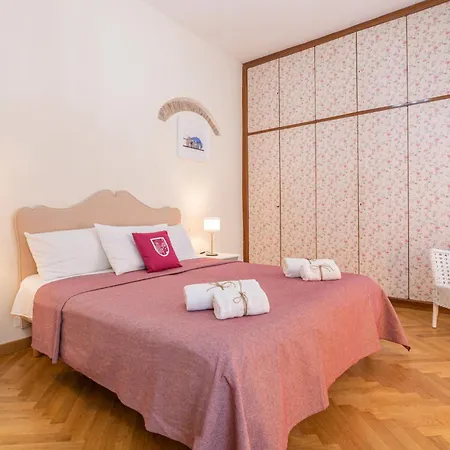 Lh Casa Dora Πίζα