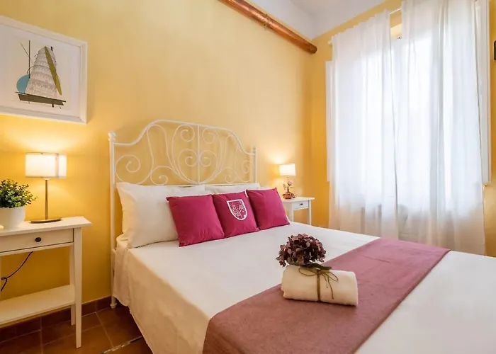 Lh Casa Dora 3* 피사